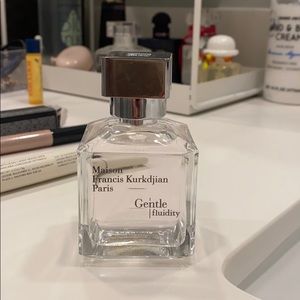 Gentle fluidity perfume